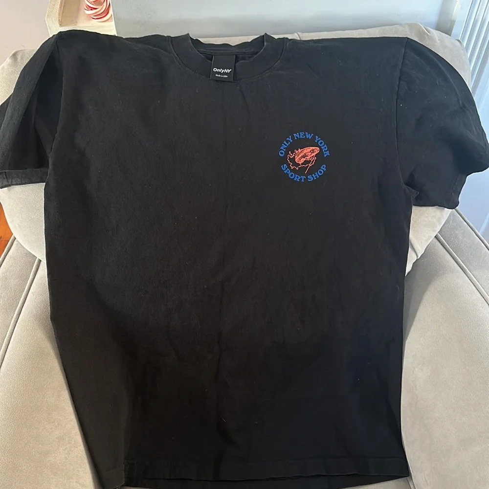 T shirt - Picture 2 of 3